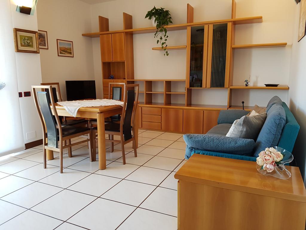 Ferienwohnung Casa Elena Albese Con Cassano Exterior foto